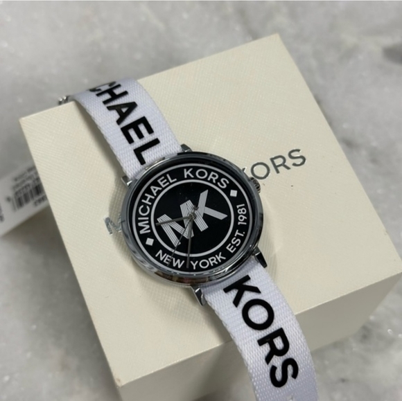 MICHAEL Michael Kors Accessories - NWT Michael Kors Watch MK2863